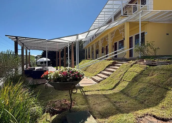 Pousada Portal Das Cerejeiras - Be Happy Group Campos do Jordão